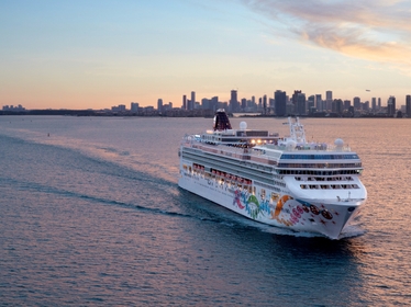 Norwegian Cruise Line Norwegian Pearl