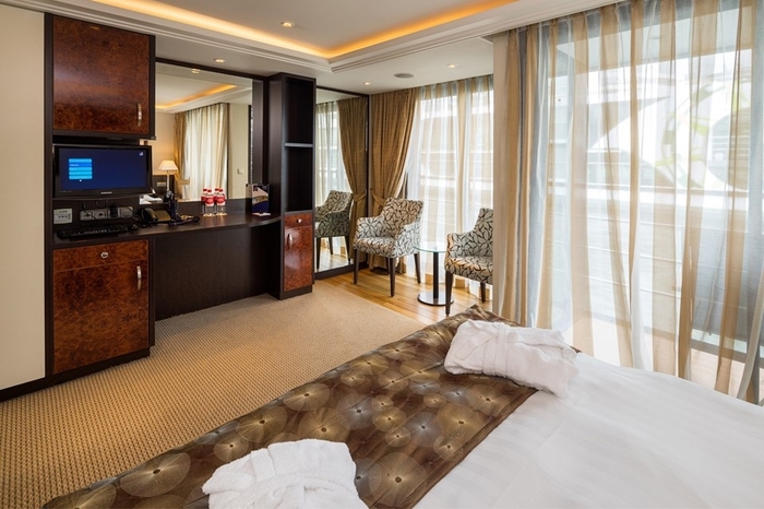 Photo of cabin: Twin Balcony