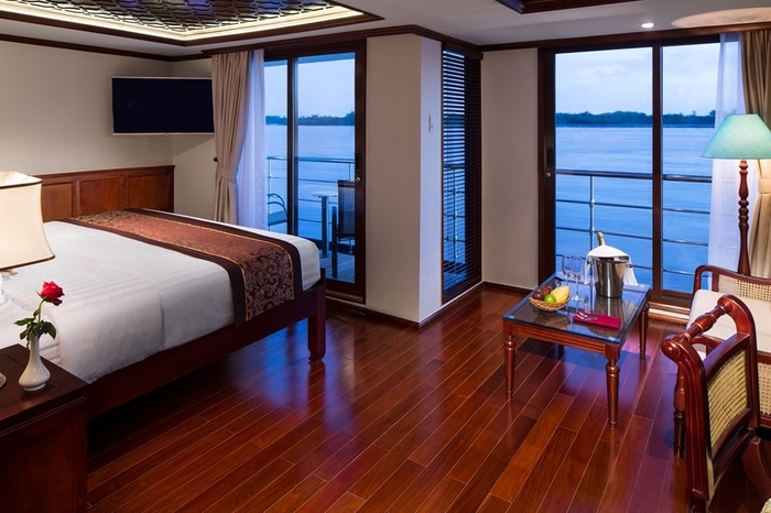 Photo of cabin: Suite French & Outside Balcony