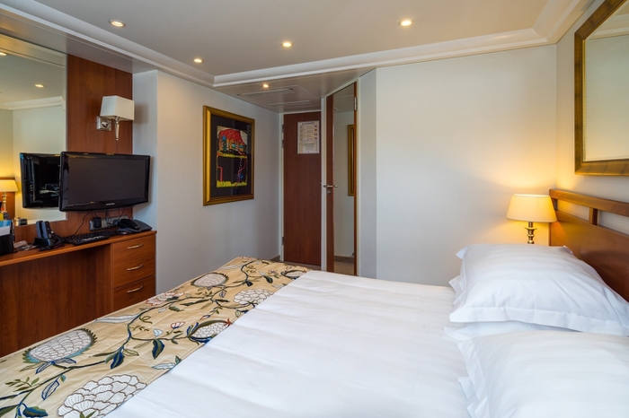 Photo of cabin: Fixed Window