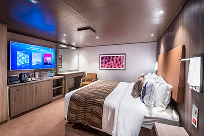 Photo of cabin: YACHT CLUB INTERIOR SUITE