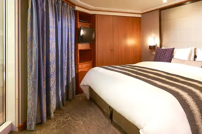 Photo of cabin: Aft-Facing Penthouse with Large Balcony