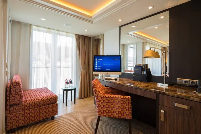 Photo of cabin: French Balcony & Outside Balcony