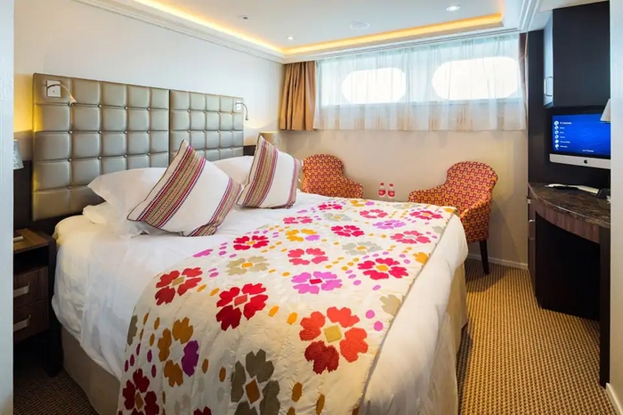 Photo of cabin: Fixed Windows