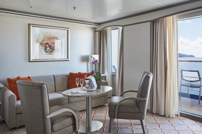 Photo of cabin: Medallion Suite