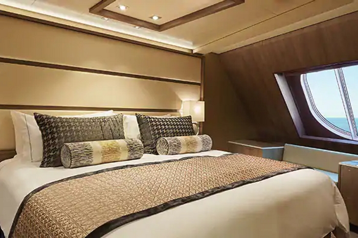 Photo of cabin: The Haven Forward-Facing Penthouse with Balcony