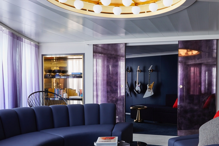 Photo of cabin: Massive Suite