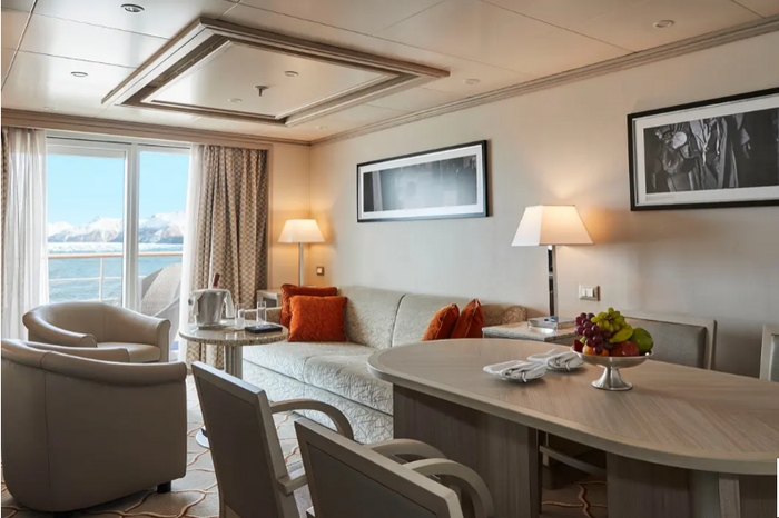 Photo of cabin: Medallion Suite