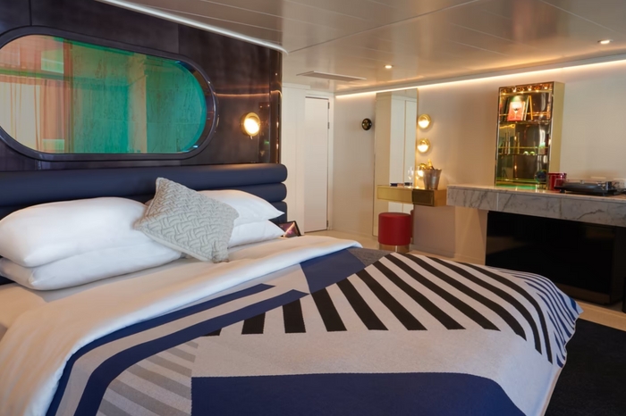 Photo of cabin: Brilliant Suite