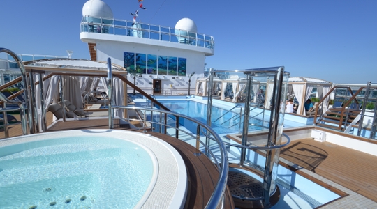 Freshwater Pools & Hot Tubs