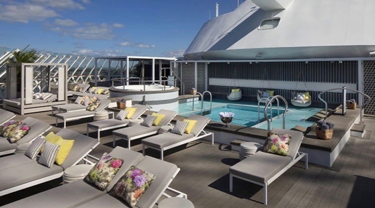 The Retreat® Pool Bar