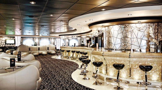 Black and White Lounge